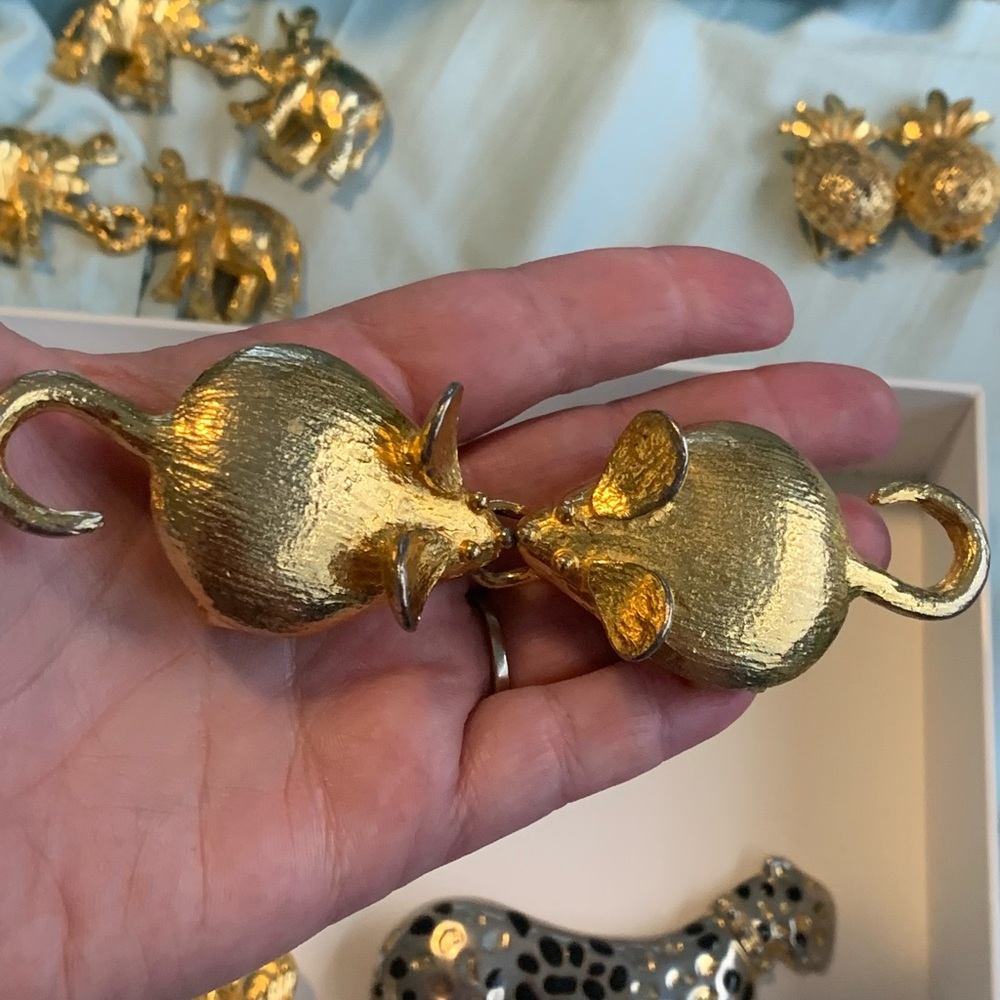 Vintage mini Di N mouse belt buckle